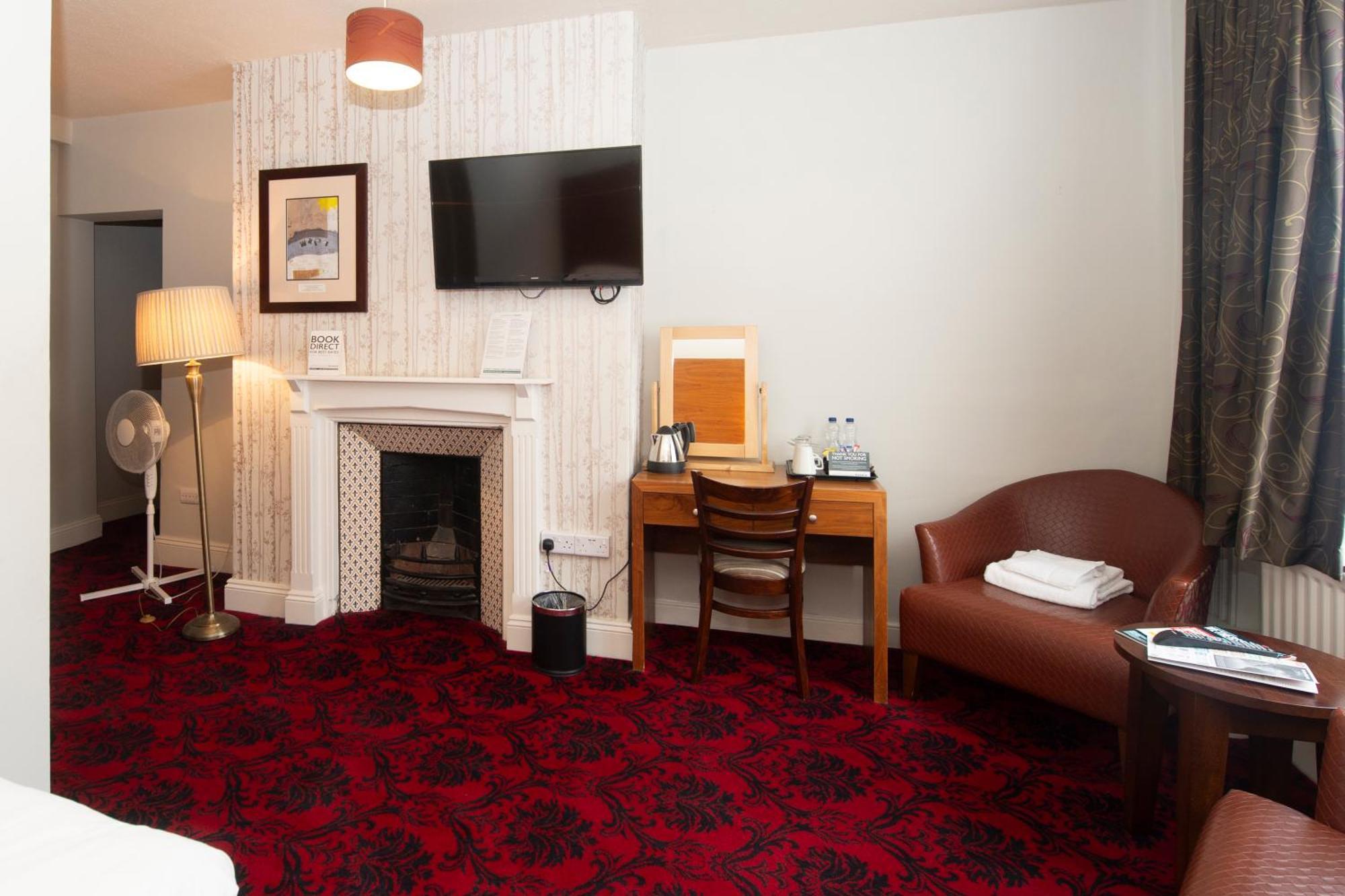 The Royal Hop Pole Wetherspoon ทุกส์แบร์รี ภายนอก รูปภาพ