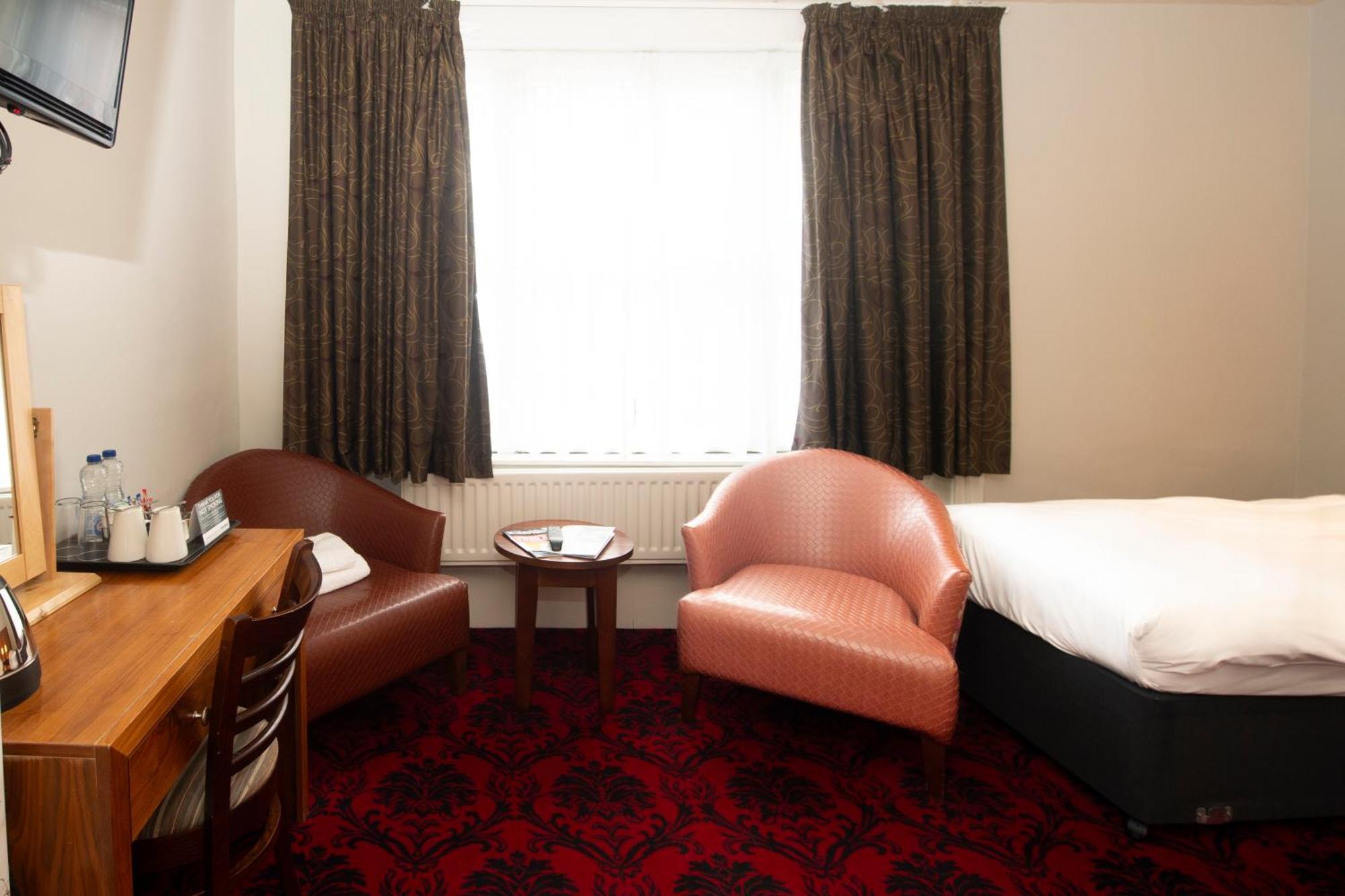 The Royal Hop Pole Wetherspoon ทุกส์แบร์รี ภายนอก รูปภาพ
