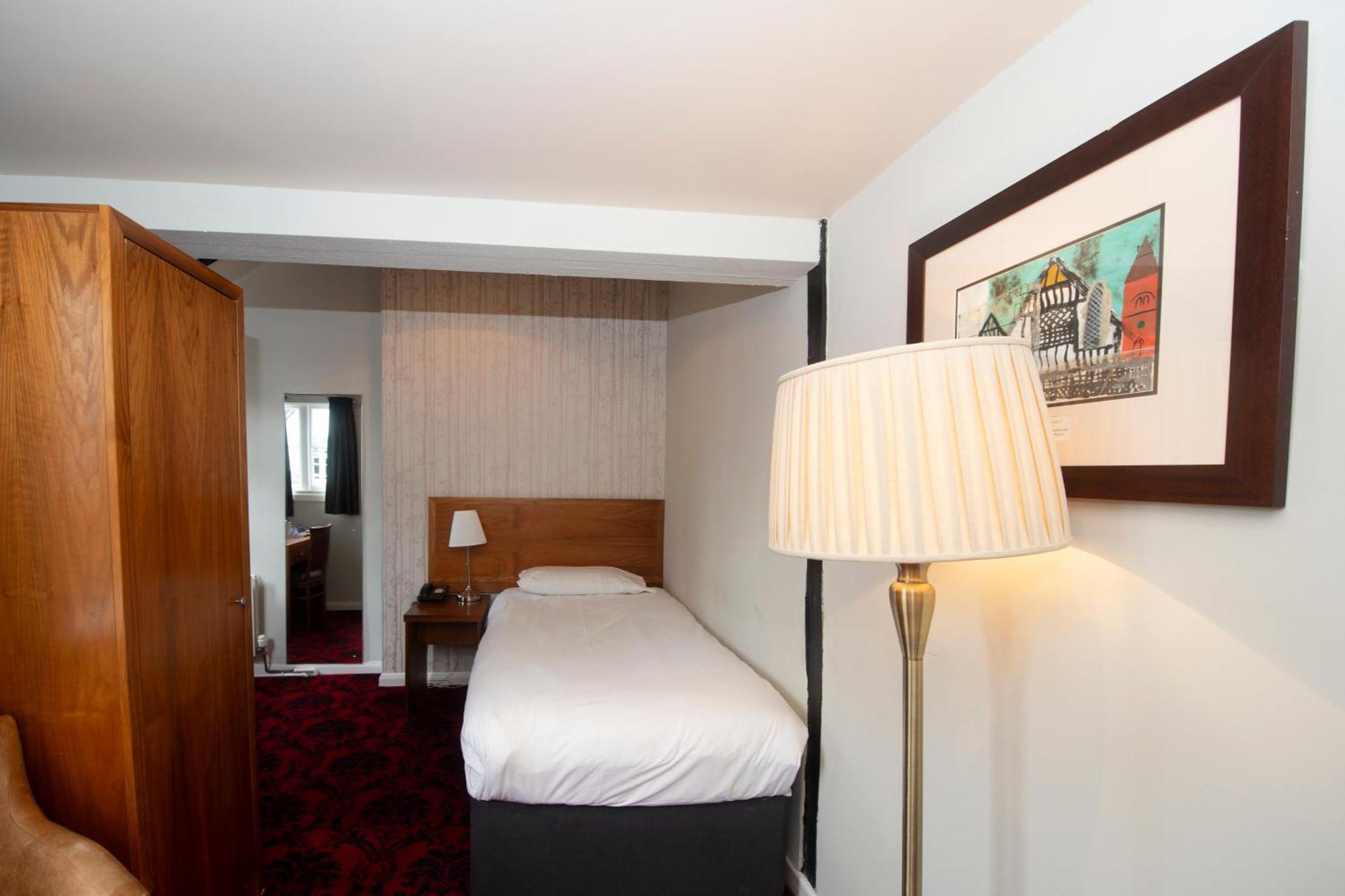 The Royal Hop Pole Wetherspoon ทุกส์แบร์รี ภายนอก รูปภาพ