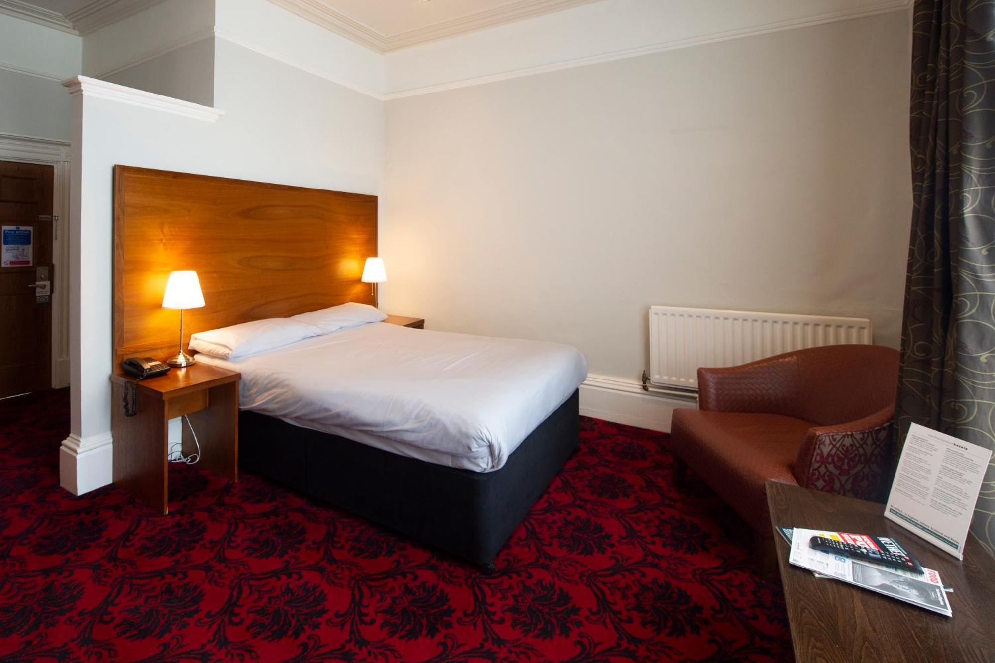 The Royal Hop Pole Wetherspoon ทุกส์แบร์รี ภายนอก รูปภาพ