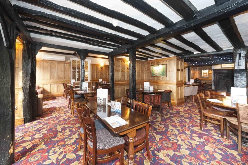 The Royal Hop Pole Wetherspoon ทุกส์แบร์รี ภายนอก รูปภาพ