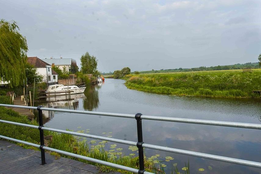 The Royal Hop Pole Wetherspoon ทุกส์แบร์รี ภายนอก รูปภาพ